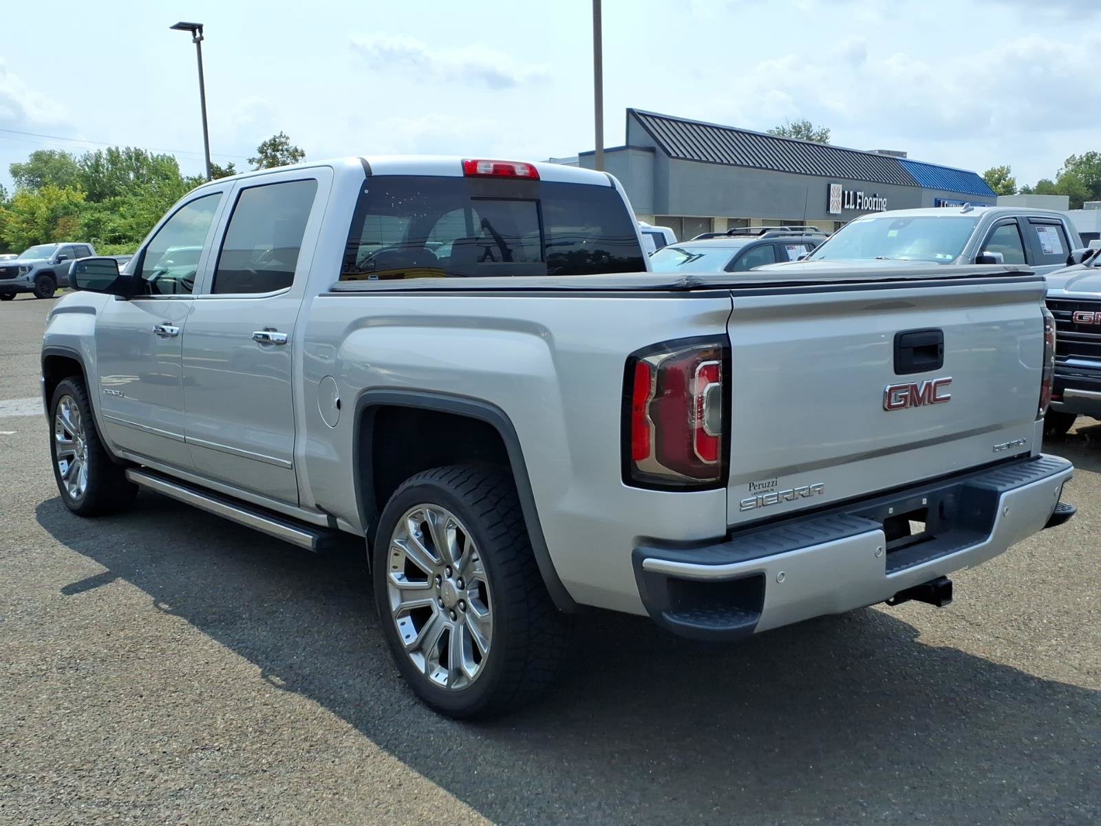 Used 2017 GMC Sierra 1500 Denali w/ Denali Ultimate Package AWD/4WD image 6