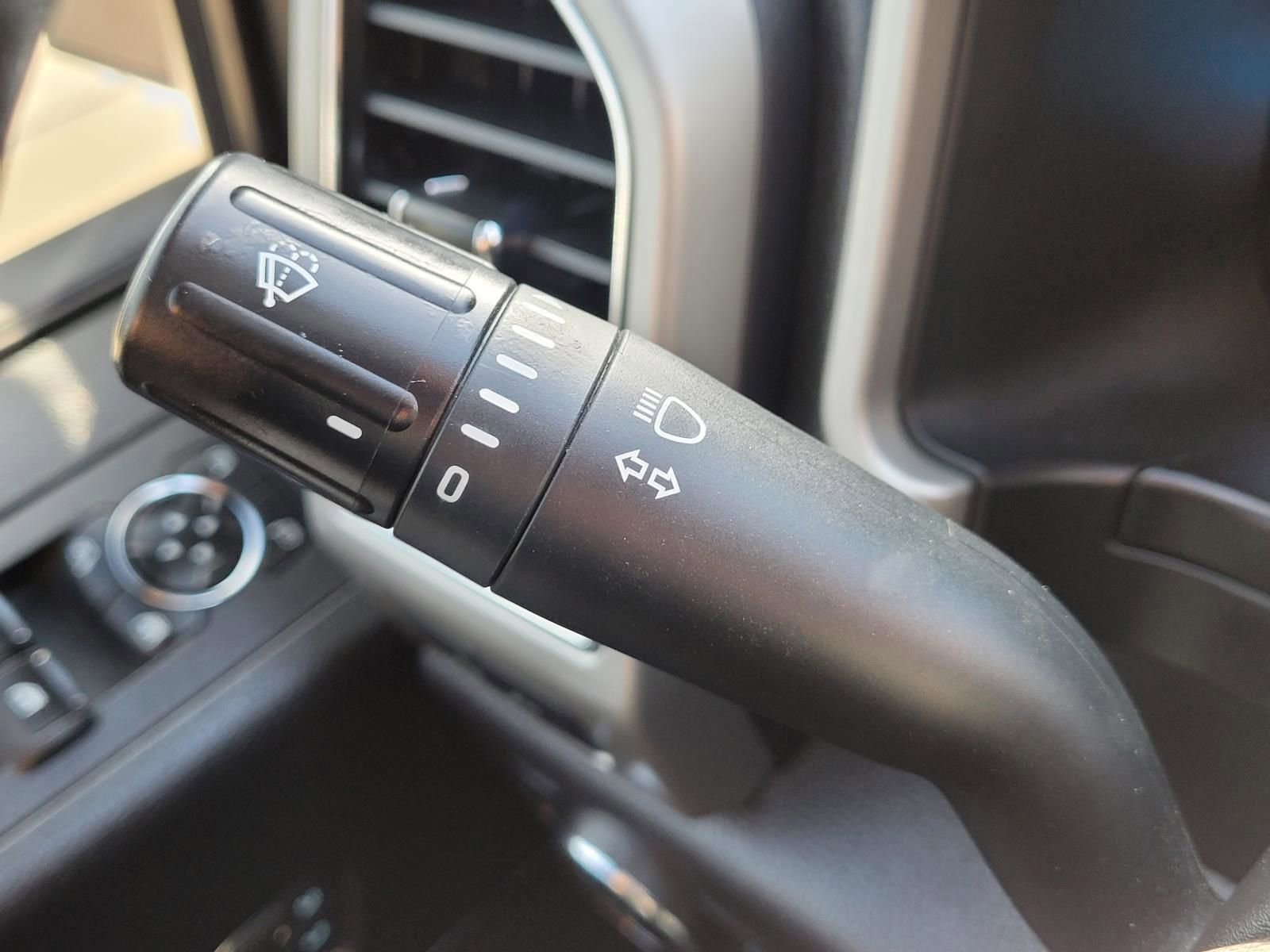 Used 2020 Ford F350 Lariat w/ Lariat Ultimate Package image 32