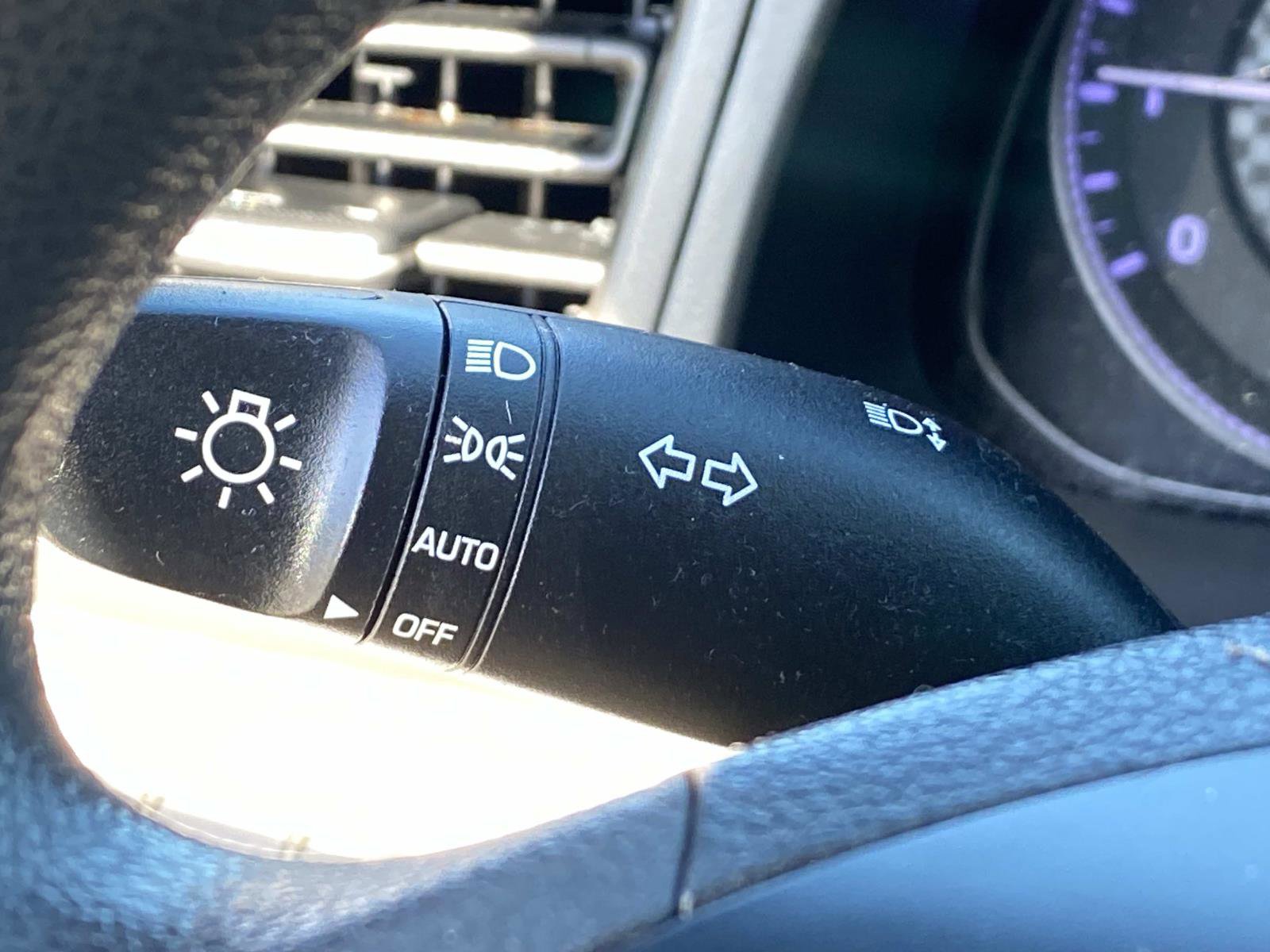 Used 2019 Hyundai Elantra SEL FWD image 17