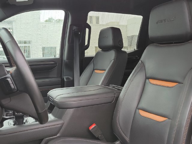 Used 2024 GMC Sierra 1500 AT4 w/ Technology Package AWD/4WD image 5