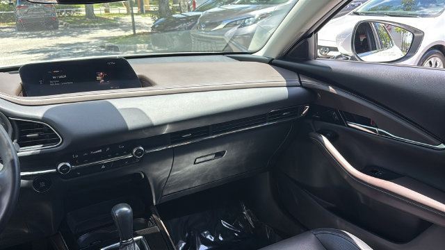 Used 2024 MAZDA CX-30 AWD 2.5 S w/ Premium Package image 16