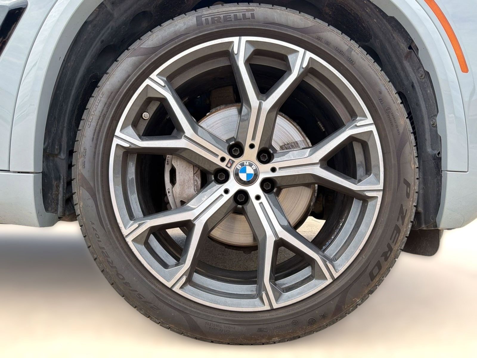 Used 2025 BMW X5 sDrive40i w/ M Sport Package image 11