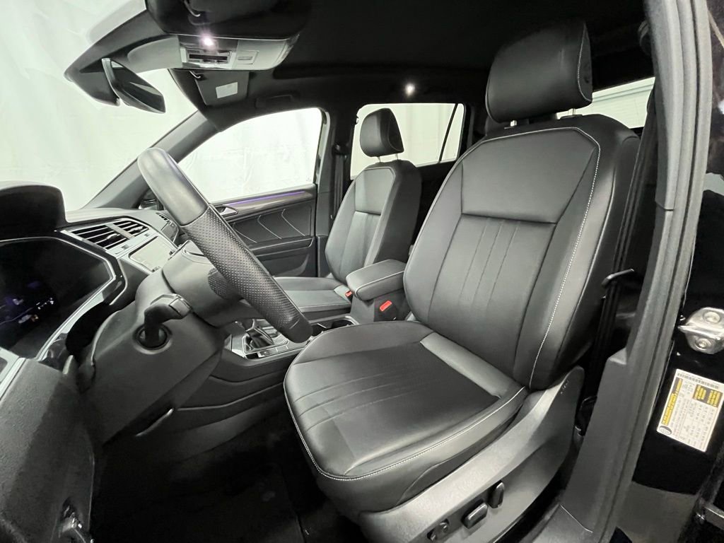 Certified 2024 Volkswagen Tiguan SE R-Line FWD image 11