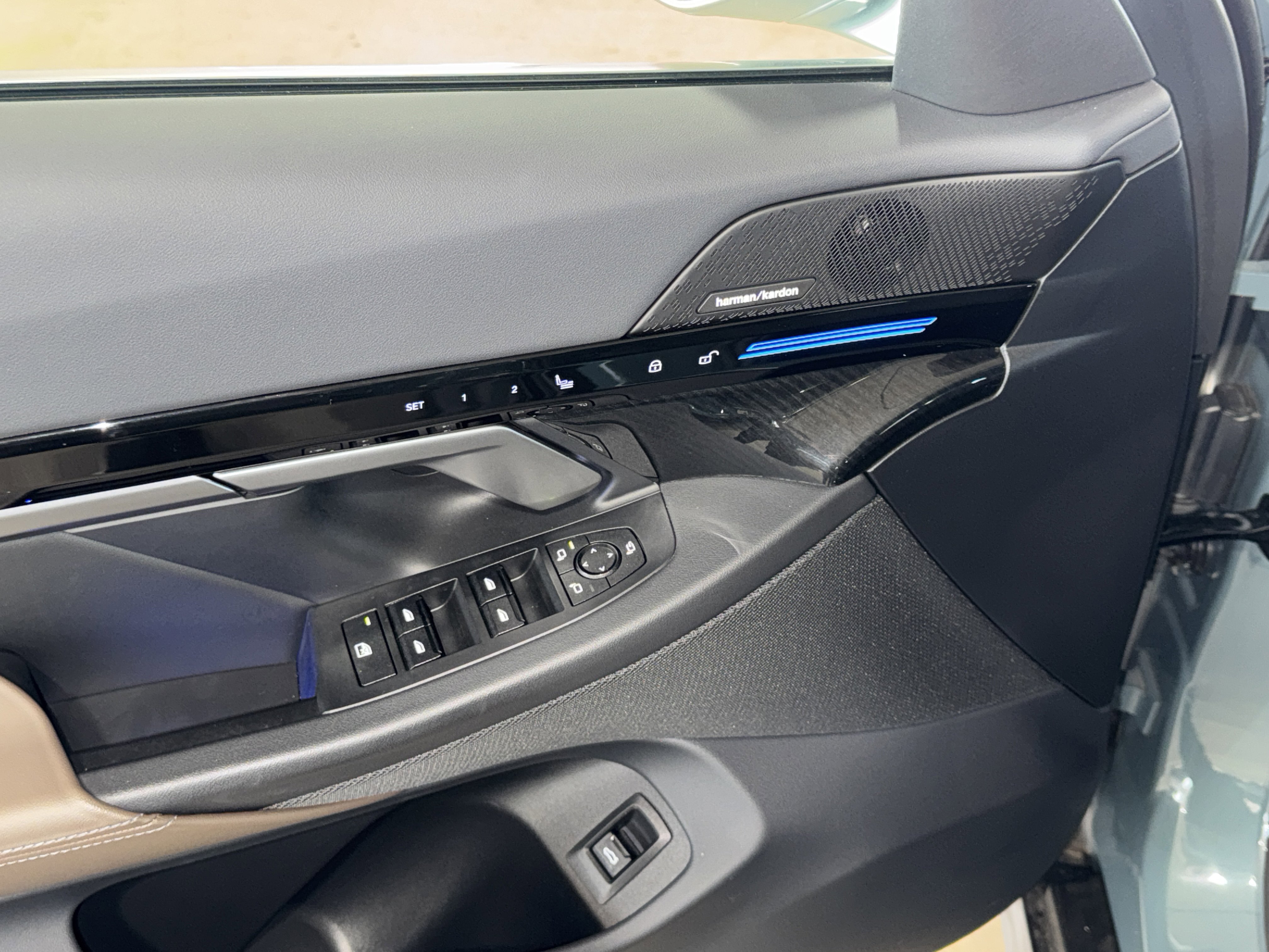 Certified 2025 BMW 530i image 18