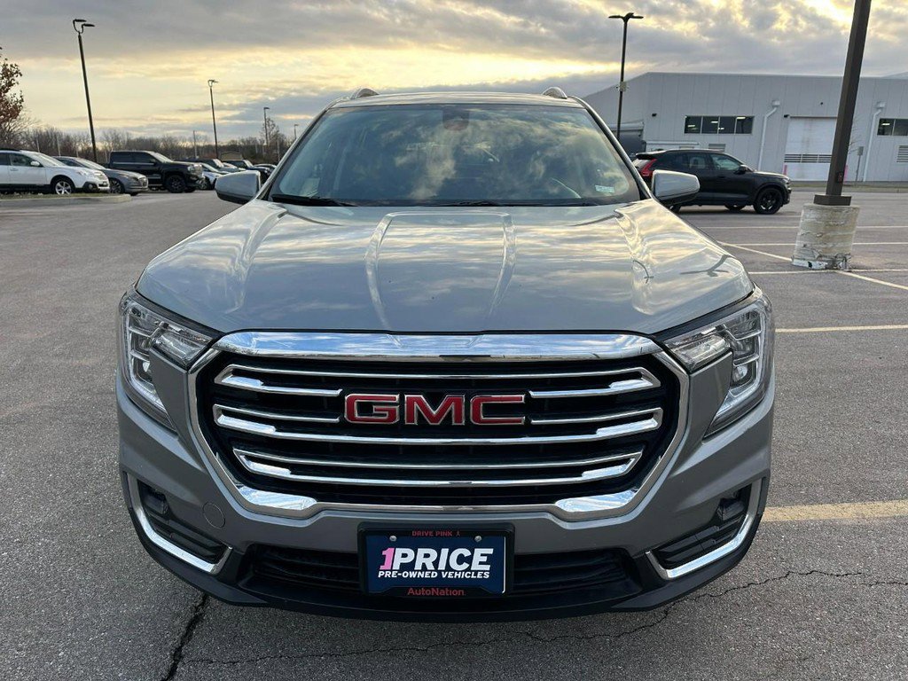 Used 2024 GMC Terrain SLT image 9