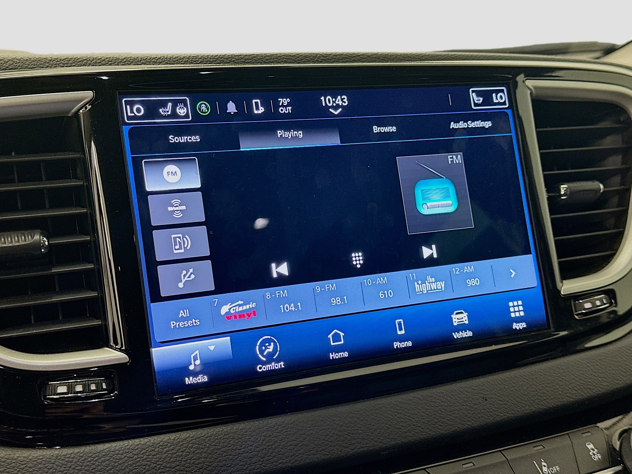 Used 2024 Chrysler Pacifica Touring-L image 21