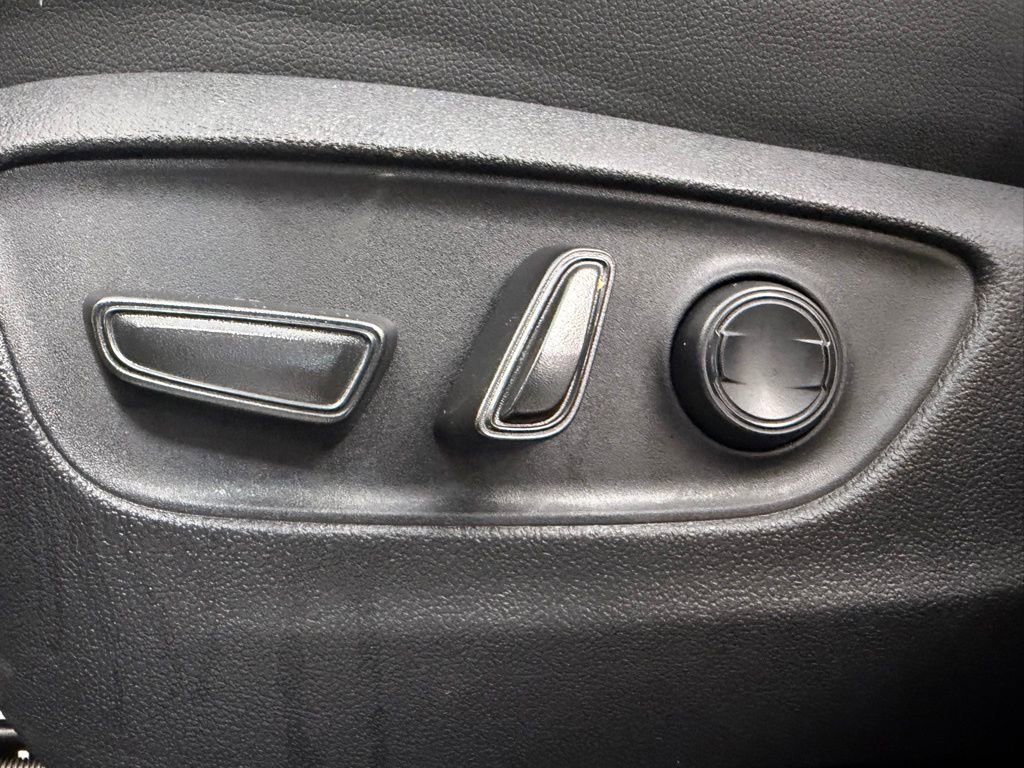 Used 2025 Toyota Grand Highlander FWD image 23