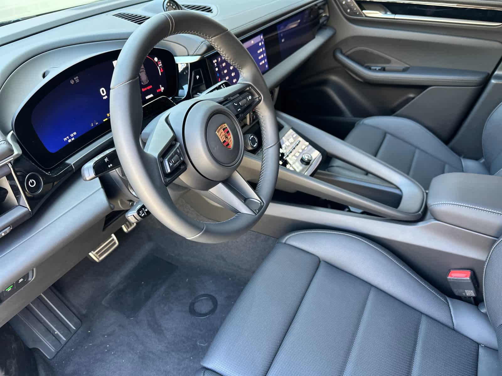 New 2026 Porsche Macan Electric RWD image 4