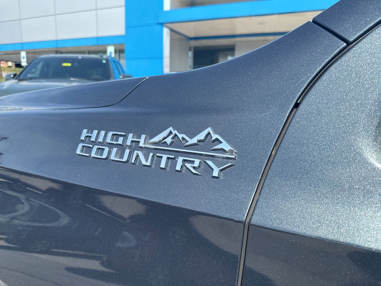 Used 2022 Chevrolet Suburban High Country image 9