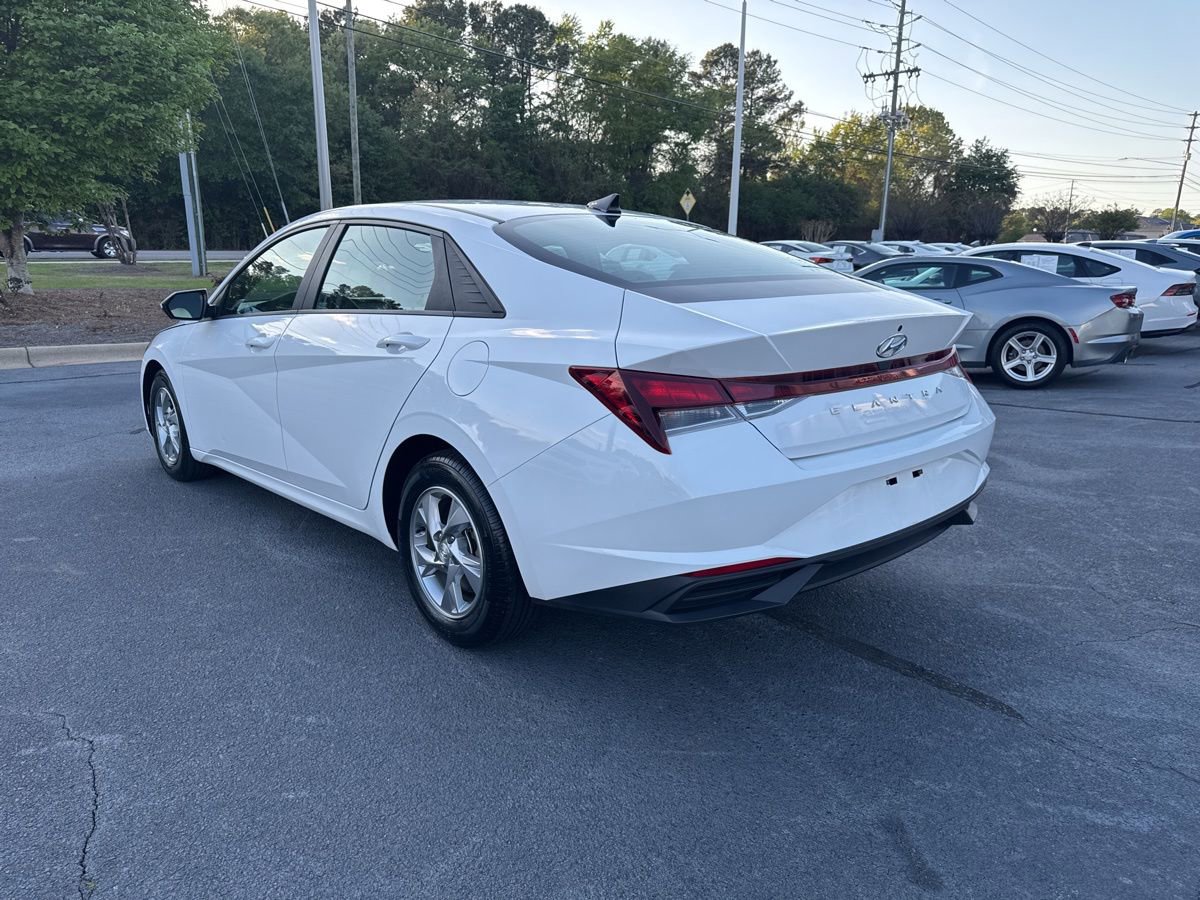 Used 2023 Hyundai Elantra SE image 5