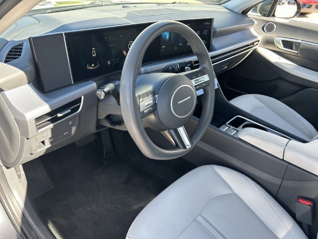 Used 2025 Hyundai Sonata SEL FWD image 19