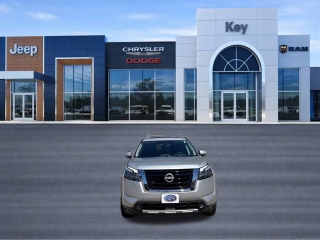 Used 2023 Nissan Pathfinder Platinum AWD/4WD image 11