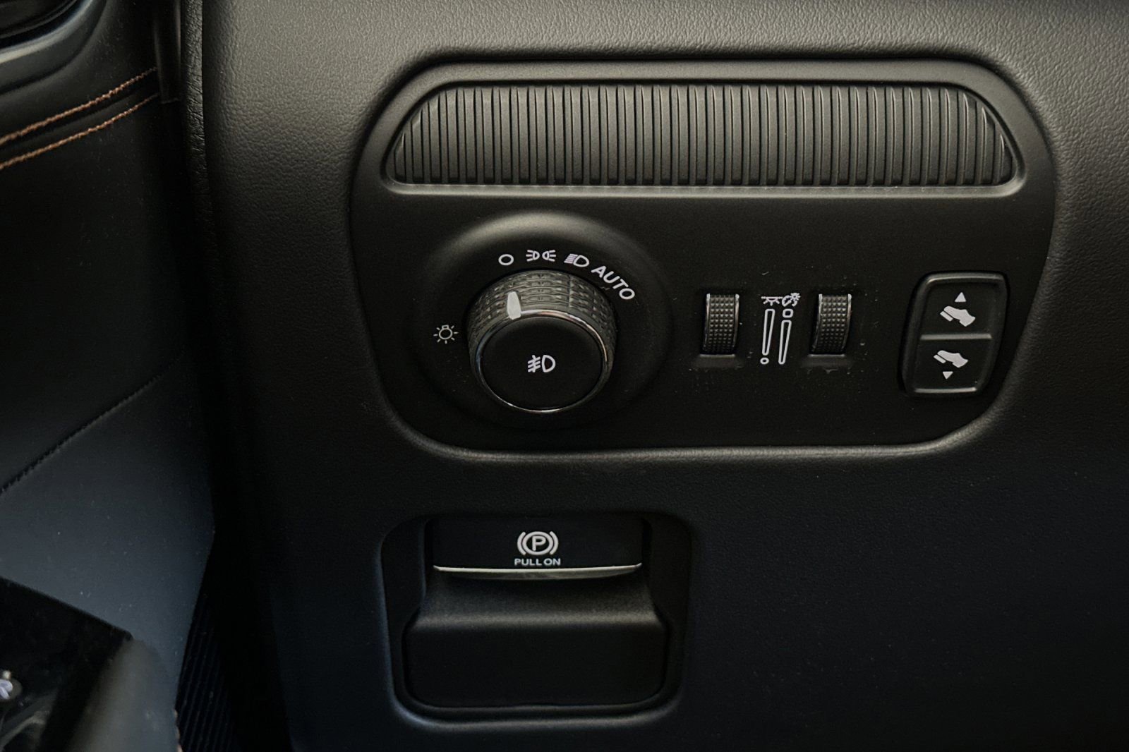 New 2024 Jeep Grand Wagoneer Series III w/ Quick Order Packagew 28T image 33