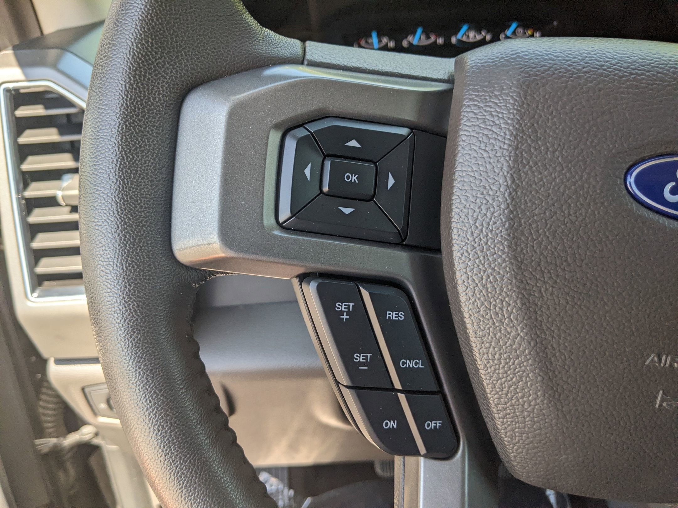 Used 2021 Ford Expedition XLT image 17