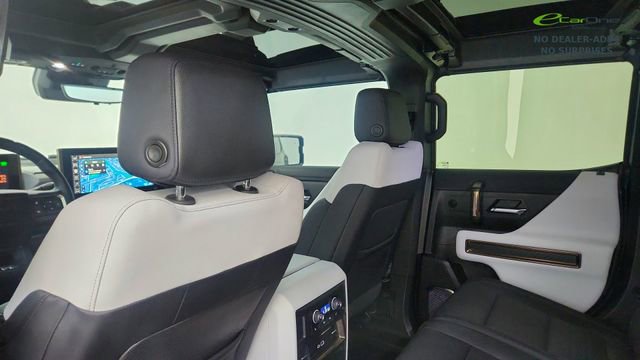 Used 2025 GMC Hummer EV 2X w/ LPO, Sport Package AWD/4WD image 30
