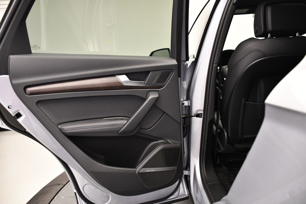 Used 2025 Audi Q5 2.0T Premium Plus w/ Premium Plus Package image 40