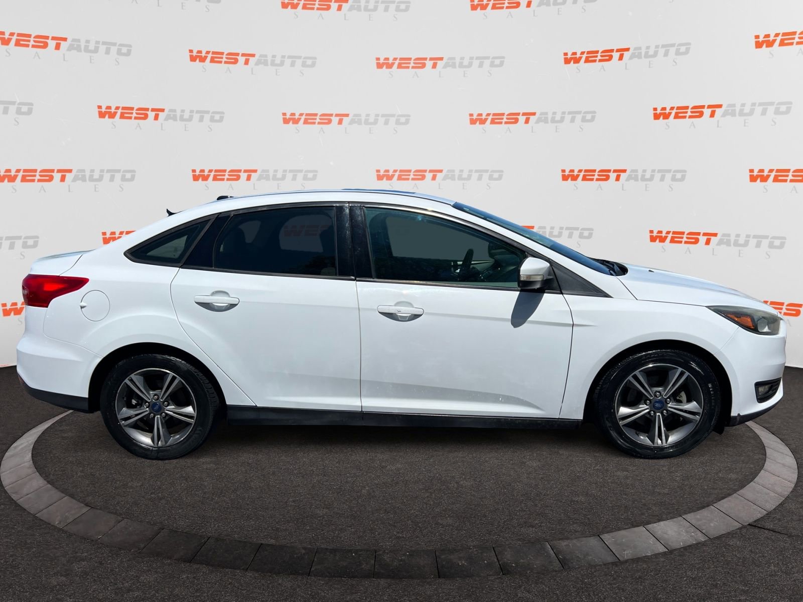 Used 2016 Ford Focus SE FWD image 6