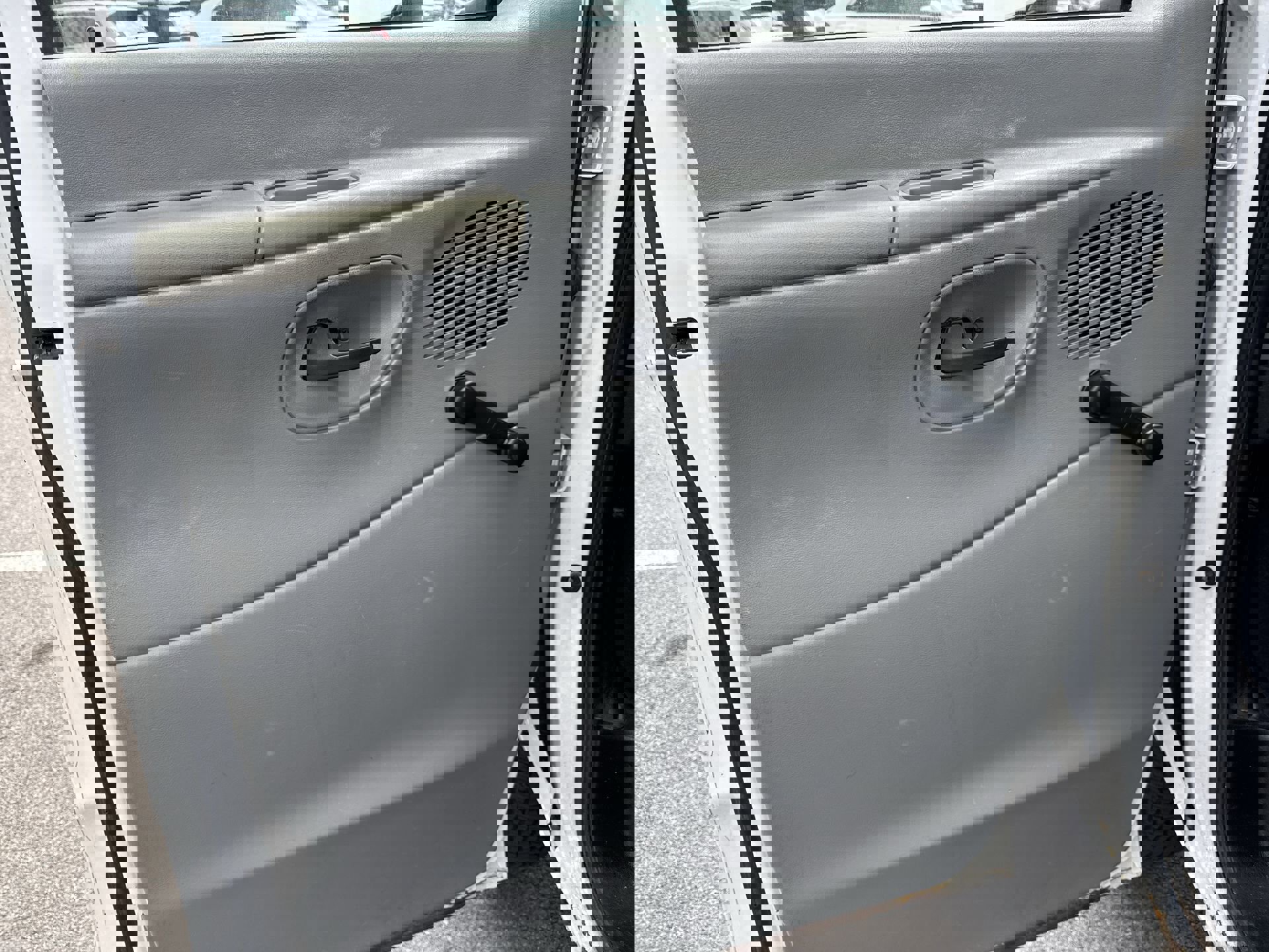 Used 2006 Ford E-450 and Econoline 450 image 18