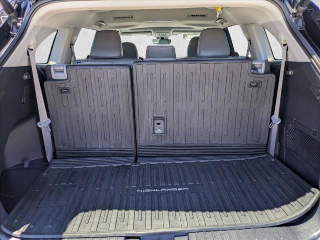 Certified 2023 Toyota Highlander XLE AWD/4WD image 6