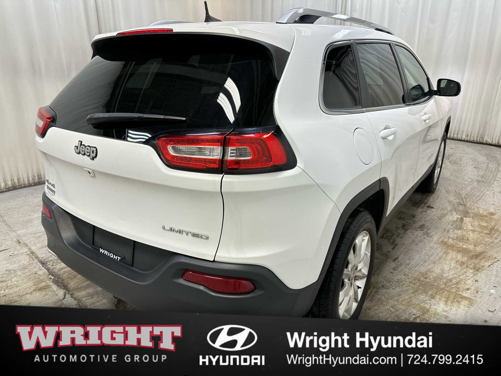 Used 2017 Jeep Cherokee Limited image 6