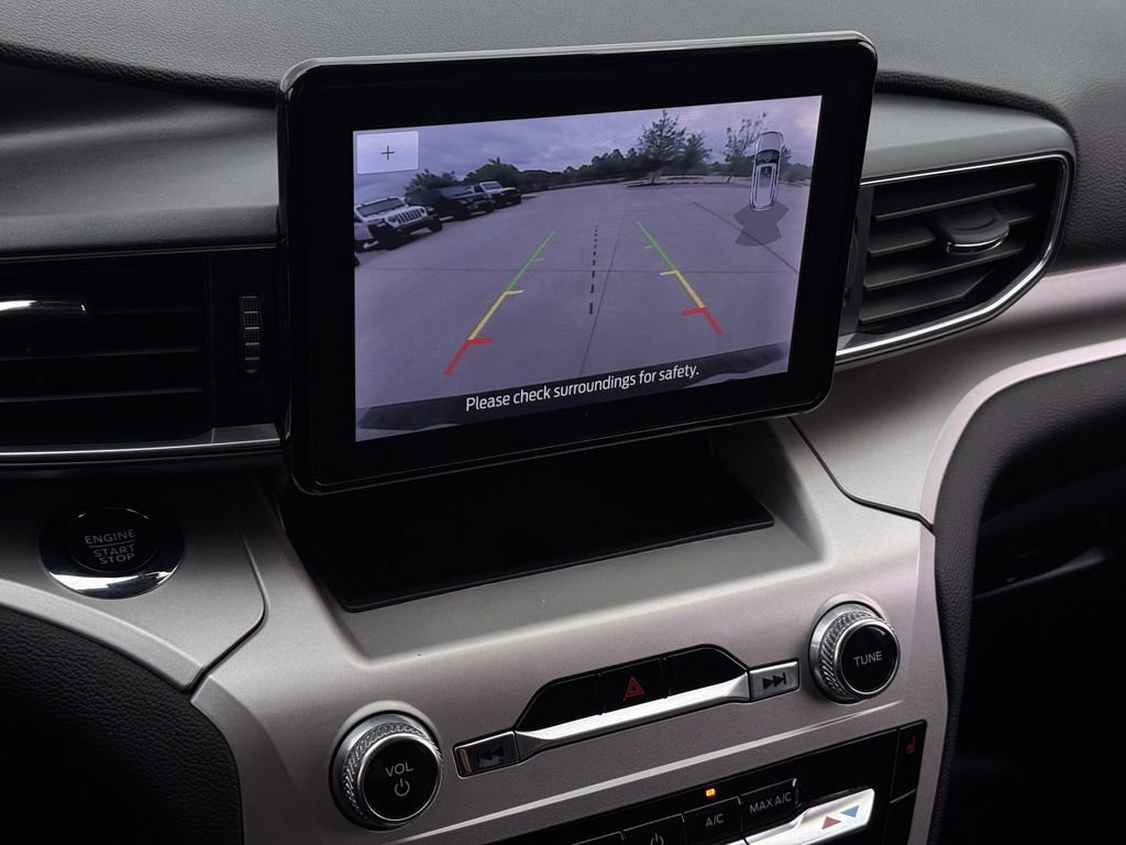 Used 2022 Ford Explorer XLT w/ Equipment Group 202A image 19