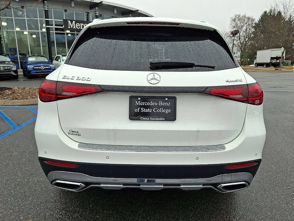 Used 2023 Mercedes-Benz GLC 300 4MATIC image 9