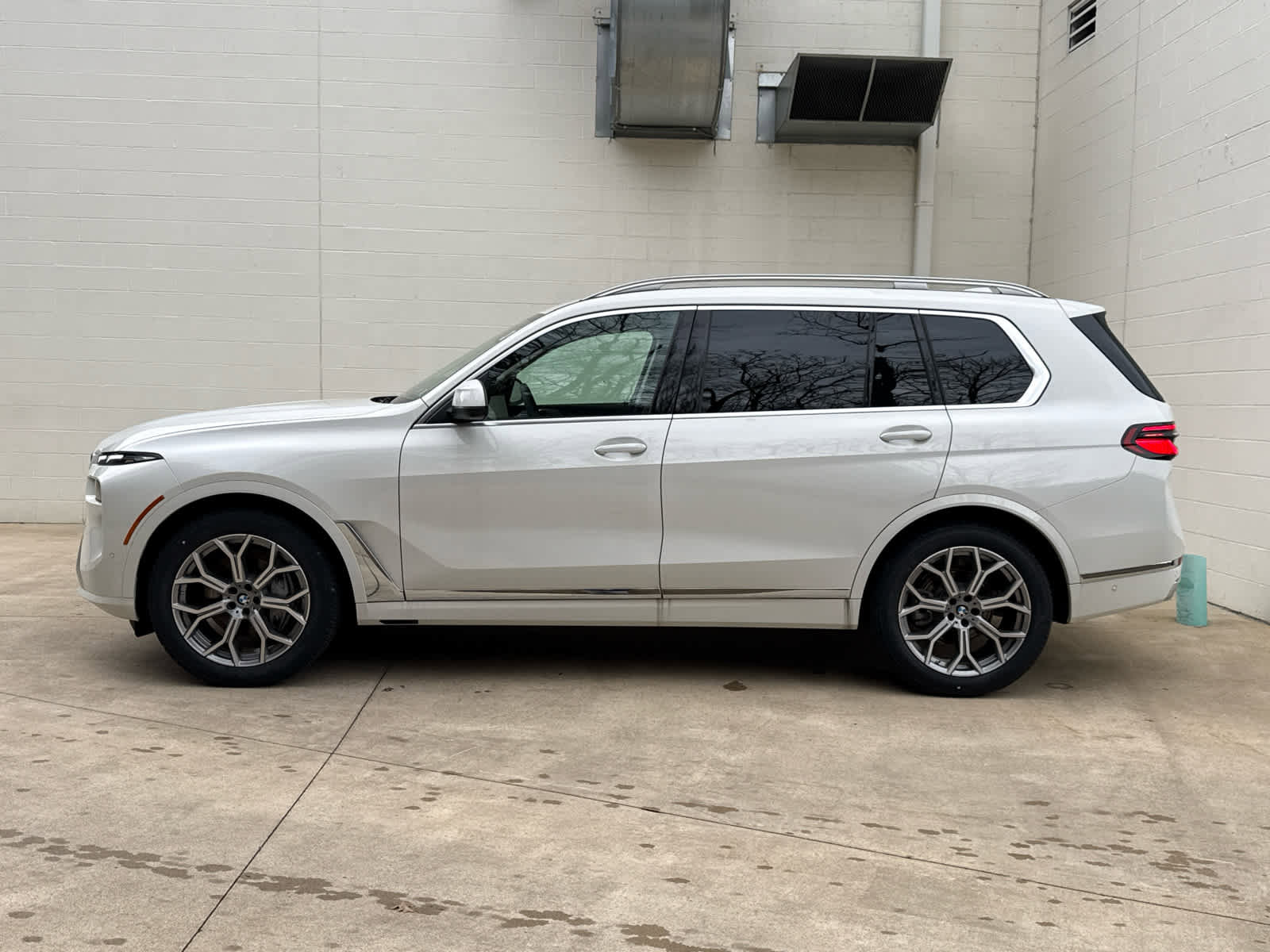 New 2026 BMW X7 xDrive40i w/ Premium Package AWD/4WD image 5
