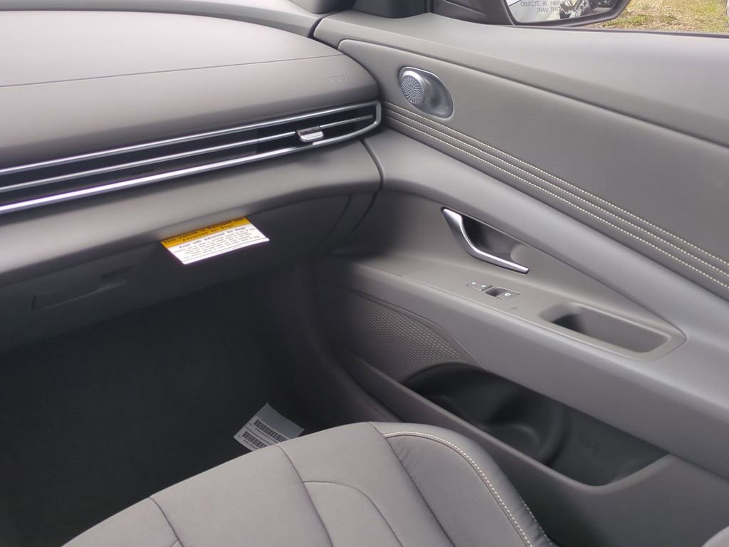 New 2026 Hyundai Elantra SEL Sport image 18
