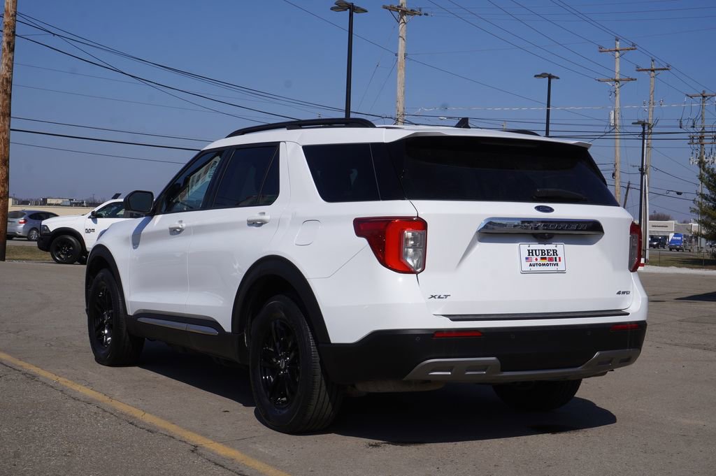 Used 2022 Ford Explorer XLT w/ Equipment Group 202A image 5