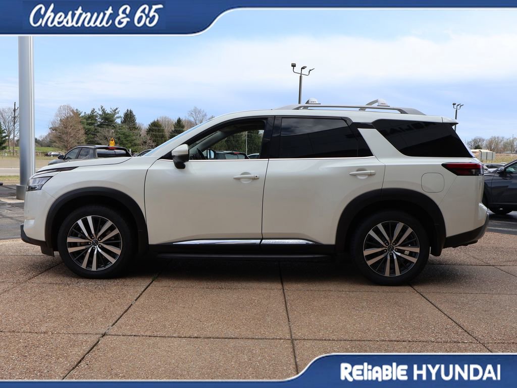 Used 2022 Nissan Pathfinder Platinum w/ Lighting Package (N93) image 3