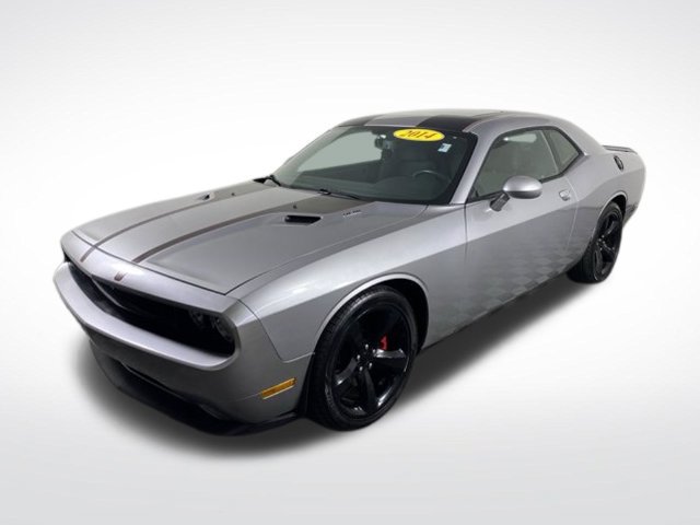 Used 2014 Dodge Challenger R/T w/ Blacktop Package RWD image 11