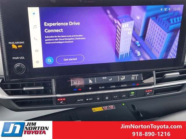 Used 2025 Toyota Sienna XLE image 19