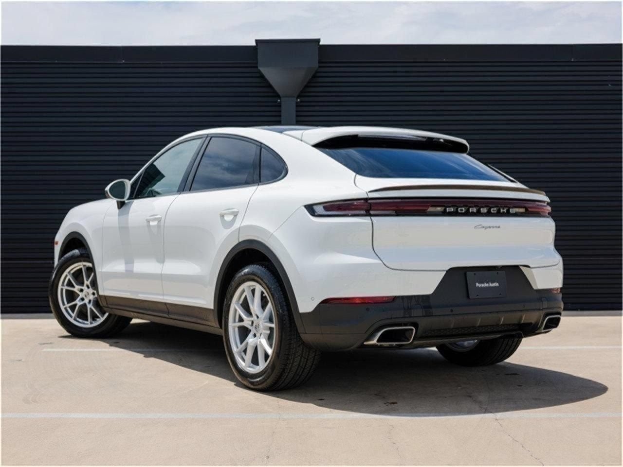 Certified 2025 Porsche Cayenne Coupe AWD/4WD image 3