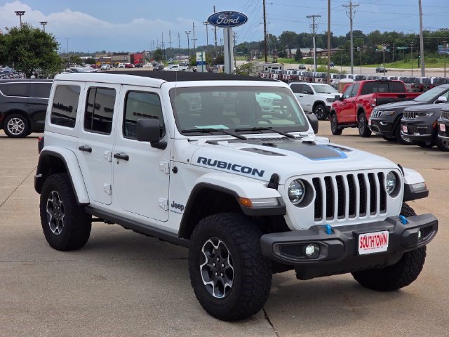 Used 2023 Jeep Wrangler Unlimited Rubicon 4xe w/ Cold Weather Group AWD/4WD image 13