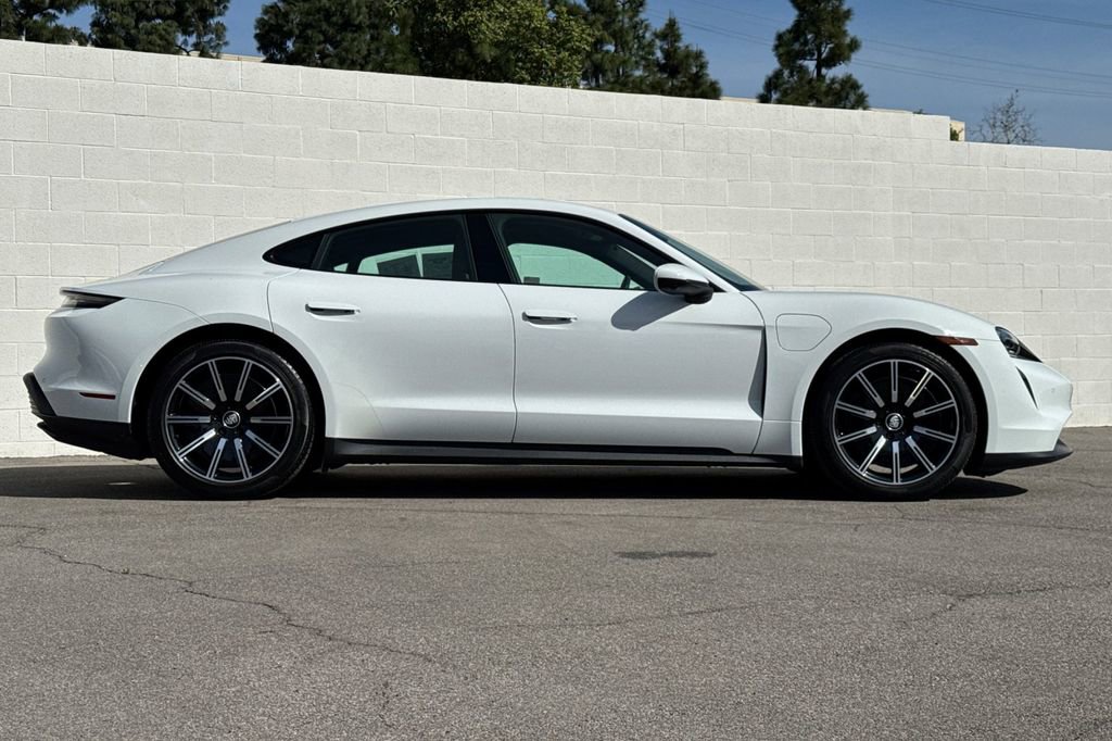 Used 2022 Porsche Taycan RWD image 6