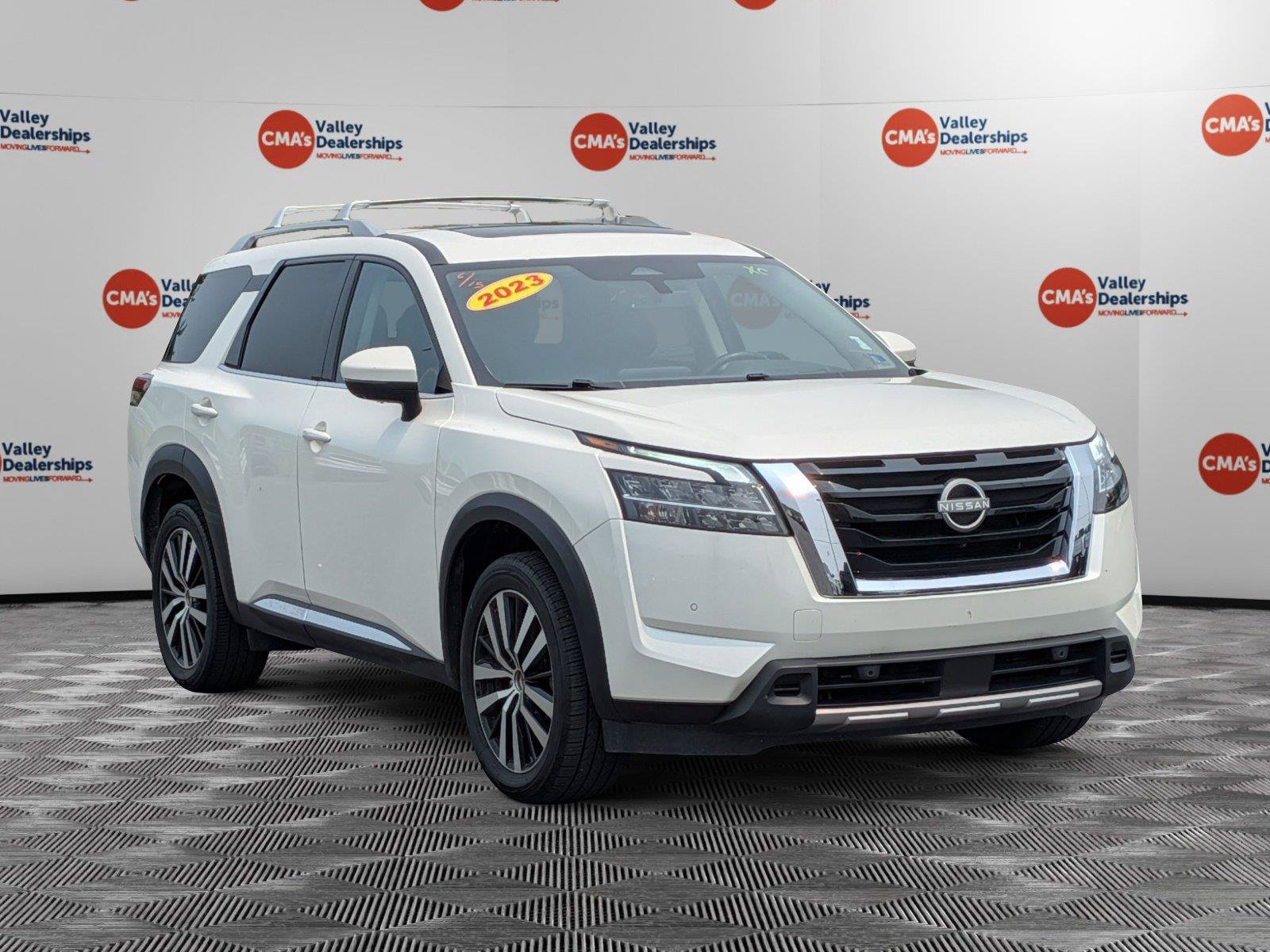 Used 2023 Nissan Pathfinder Platinum w/ Cargo Package AWD/4WD image 3