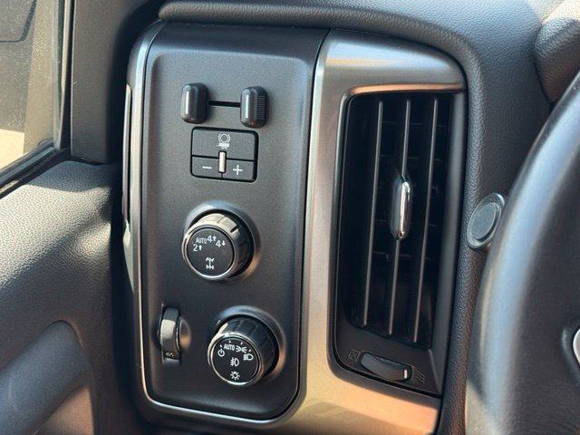 Used 2017 Chevrolet Silverado 1500 LT w/ All Star Edition AWD/4WD image 29