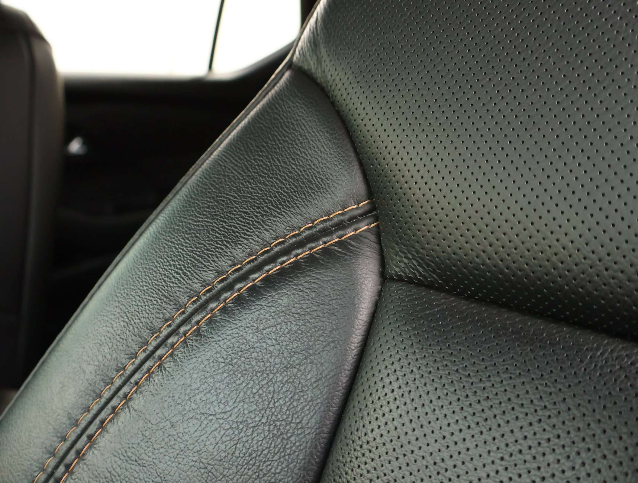 Used 2020 Chevrolet Traverse Premier w/ Redline Edition image 14