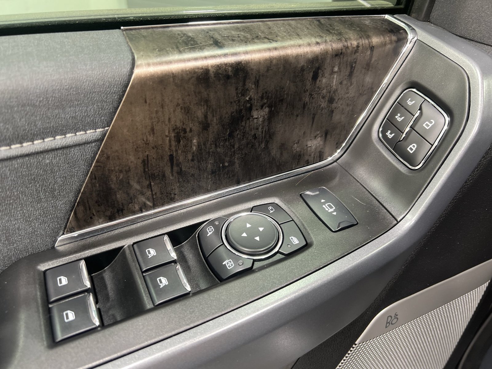 Used 2024 Ford F350 Lariat AWD/4WD image 13