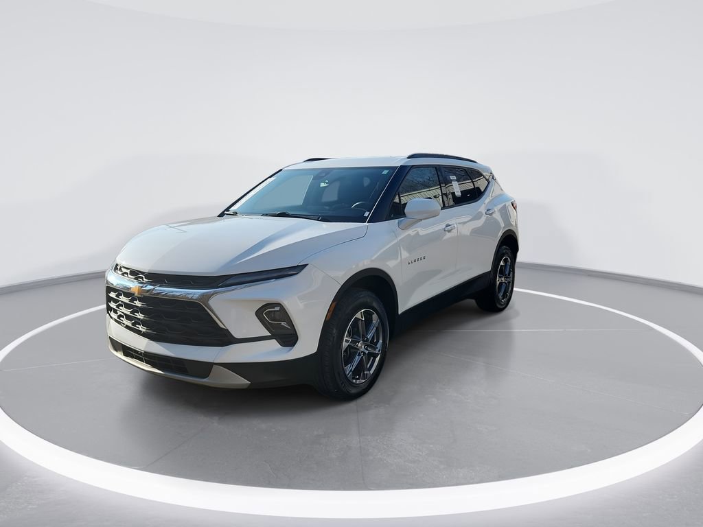 Used 2024 Chevrolet Blazer LT w/ Convenience Package FWD image 4