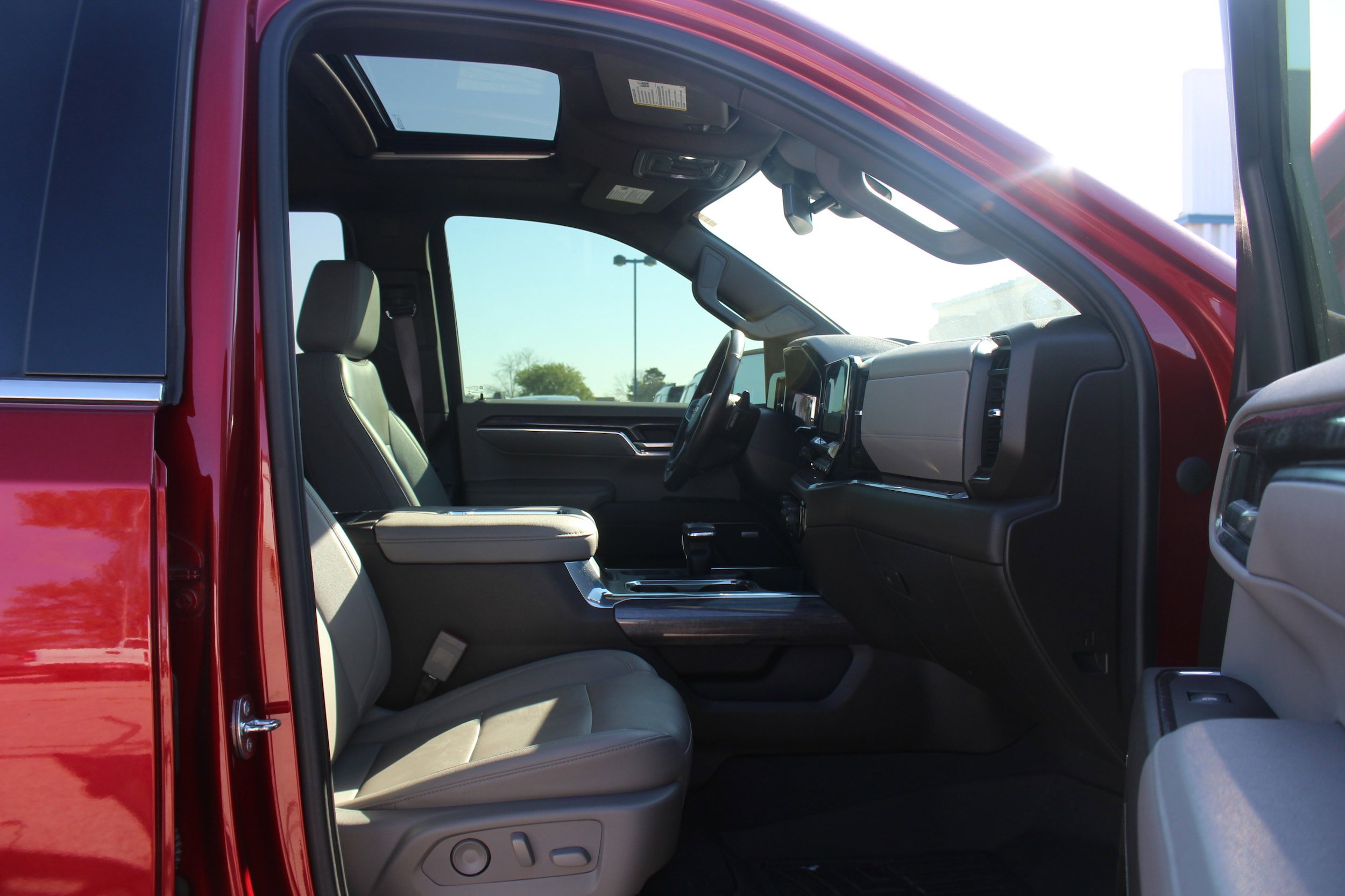 Used 2022 Chevrolet Silverado 1500 LTZ w/ LTZ Premium Package image 21