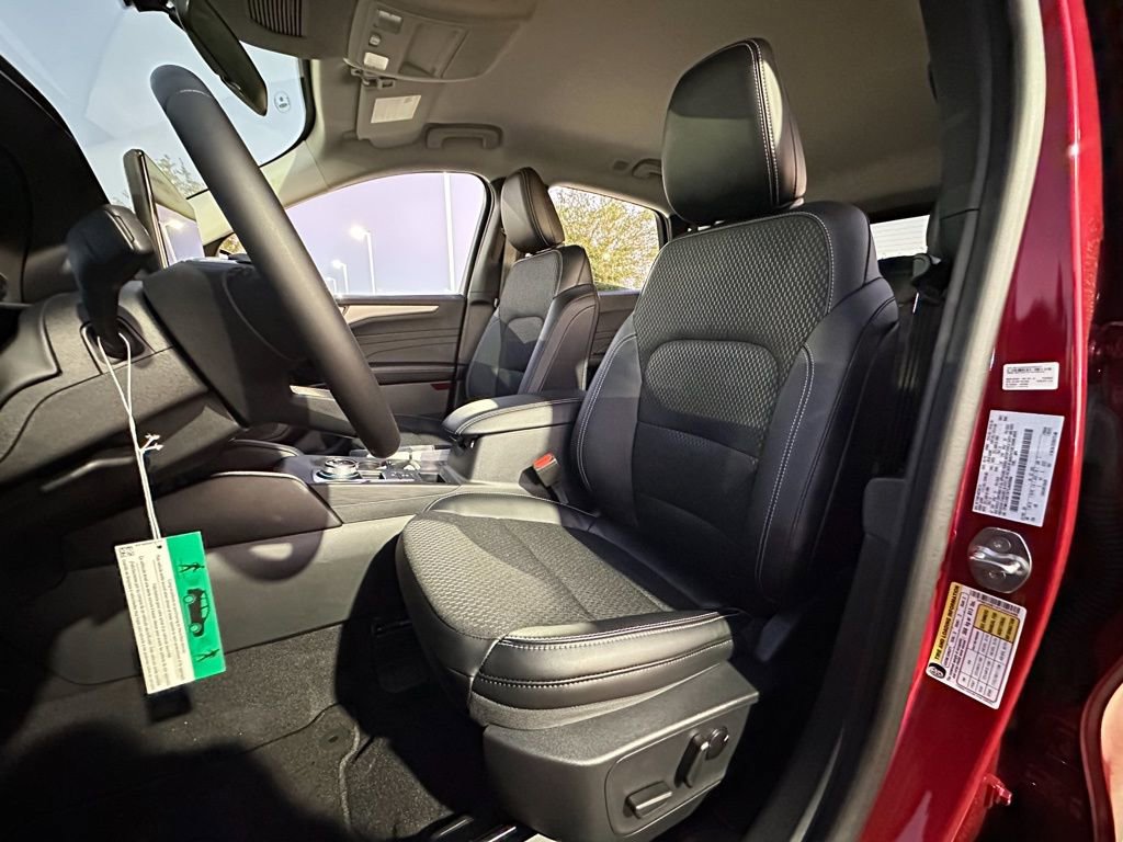 New 2026 Ford Escape SE image 33