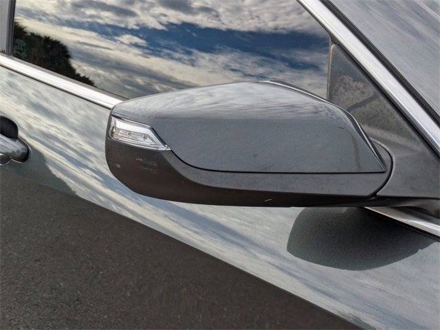 Used 2017 Chevrolet Malibu LT image 12