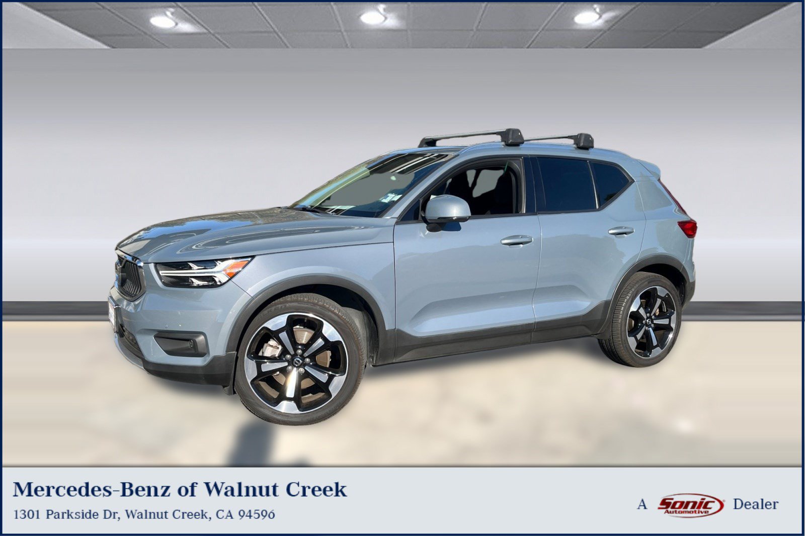 Used 2021 Volvo XC40 T5 Momentum w/ Premium Package