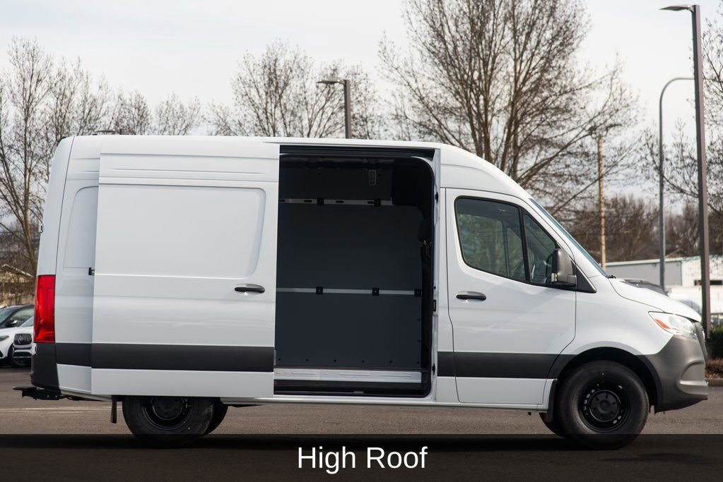 Used 2025 Mercedes-Benz Sprinter 2500 image 7