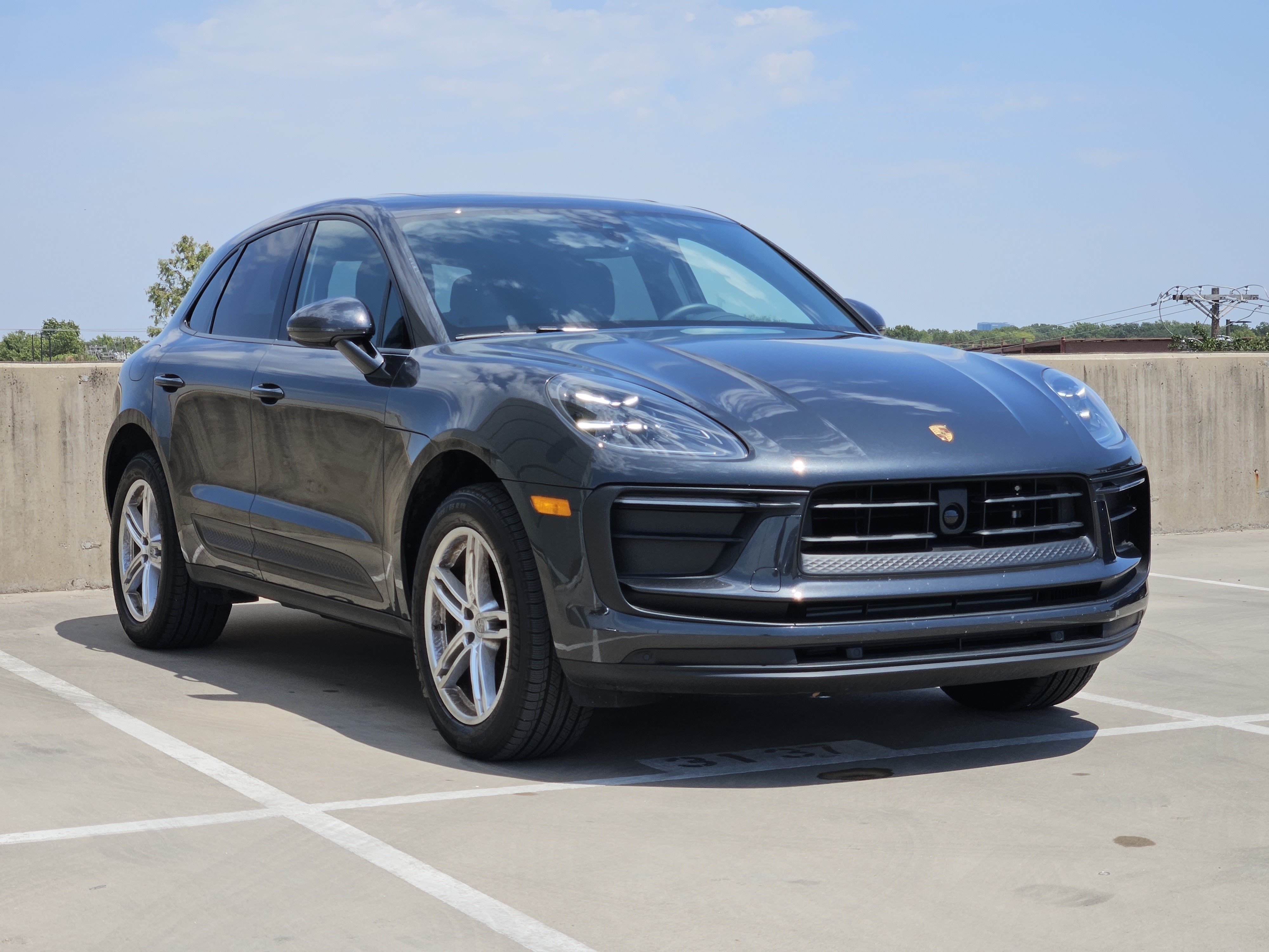 Certified 2026 Porsche Macan AWD/4WD image 10