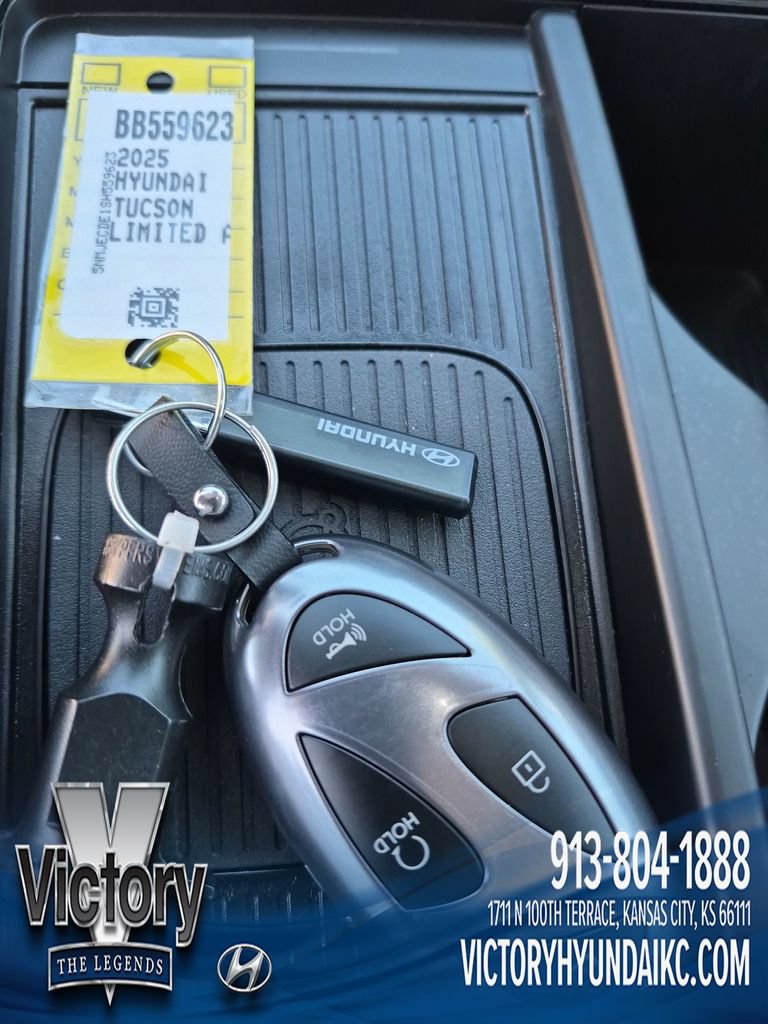 Used 2025 Hyundai Tucson Limited AWD/4WD image 29