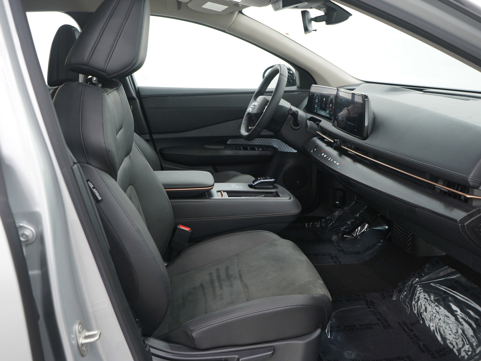 Used 2023 Nissan Ariya AWD image 11