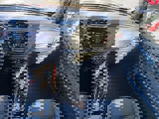 Used 2023 Chevrolet TrailBlazer RS w/ Convenience Package image 11