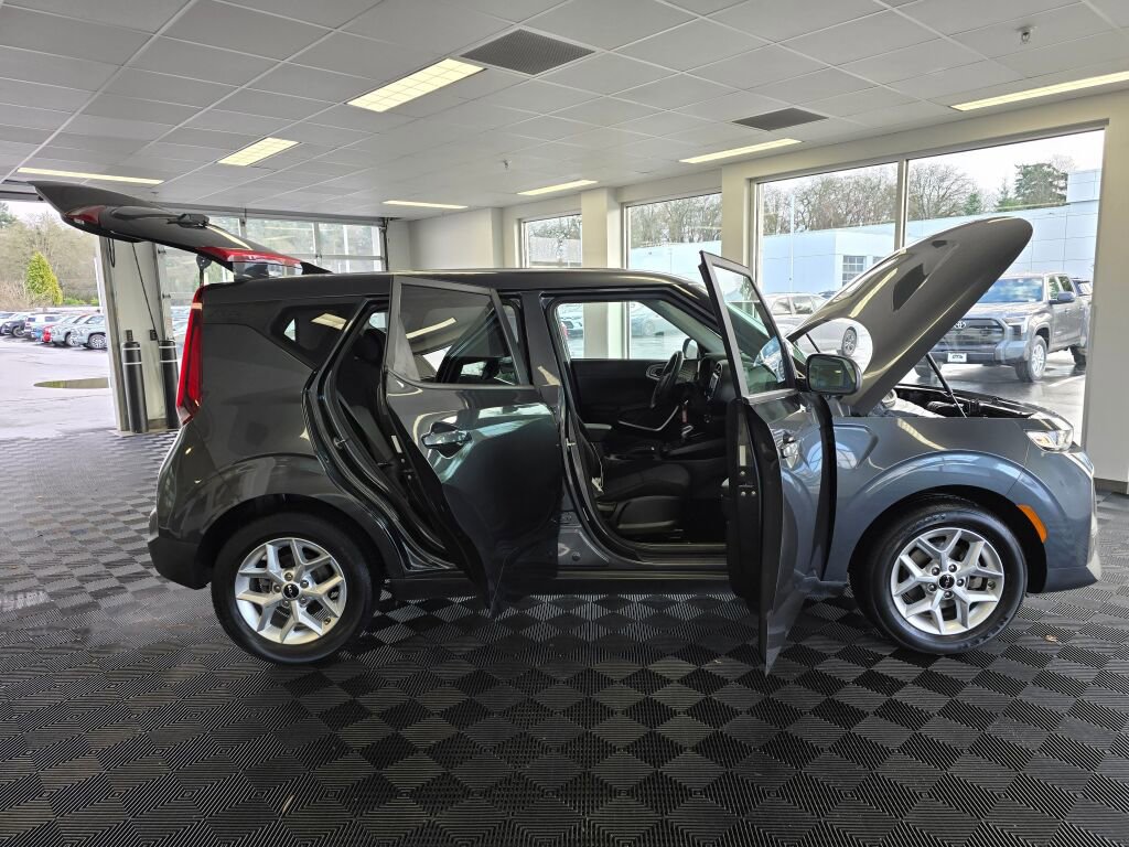 Used 2022 Kia Soul LX w/ Technology Package image 17